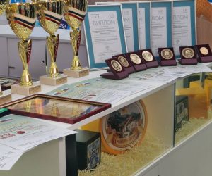 43 золотые медали и награда за “Лучшее предприятие”! “Бабушкина крынка” поставила рекорд на конкурсе “Продэкспо 2023”!